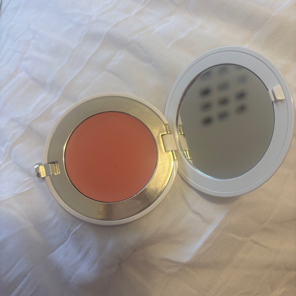Peach Blush Compact - Picture 2 of 4